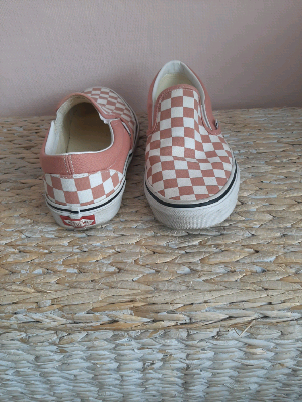 size 6 checkered vans
